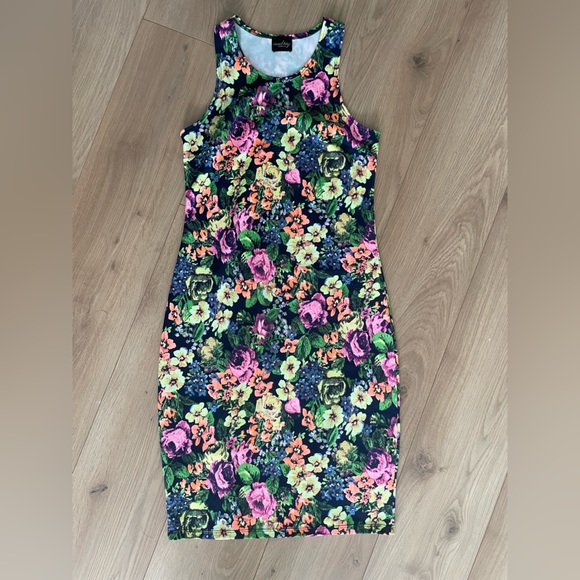 Floral Midi Dress - Picture 2 of 4